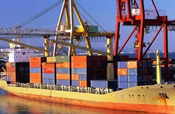 作為貿易商和生產商，為什么現在選擇海運公司是您更佳的選擇呢？