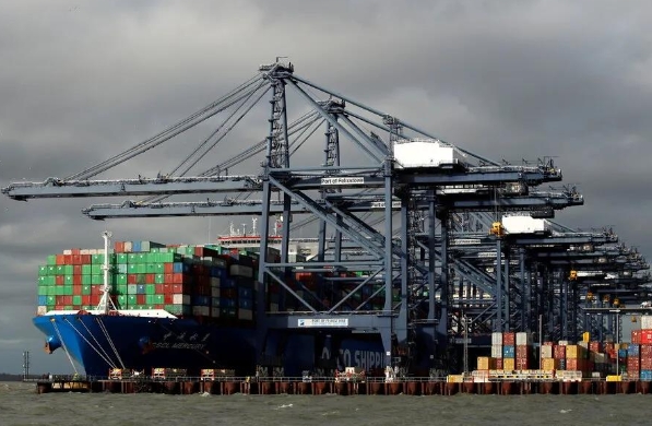 隨著全球貿易的不斷發(fā)展，國際貨代行業(yè)將迎來更多的發(fā)展機遇