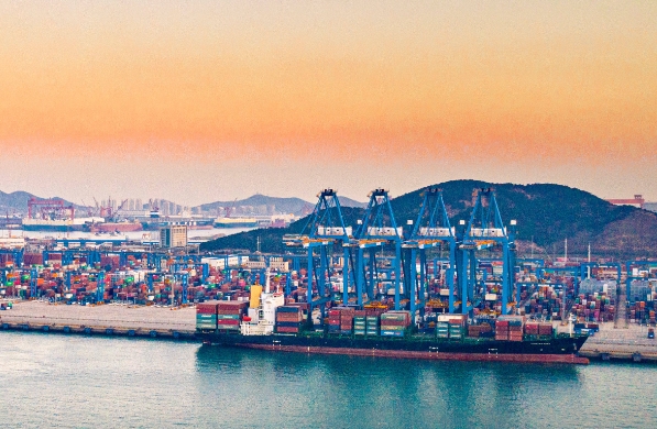 隨著泰國(guó)經(jīng)濟(jì)的不斷壯大，泰國(guó)的物流行業(yè)將扮演著越來越重要的角色