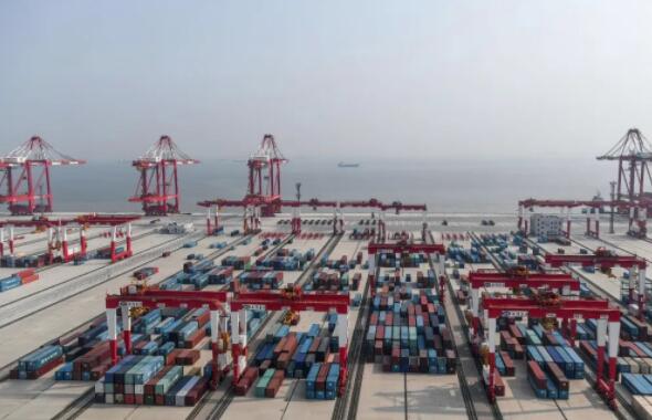 在國際貿易的大舞臺上，貨代公司扮演著多重角色